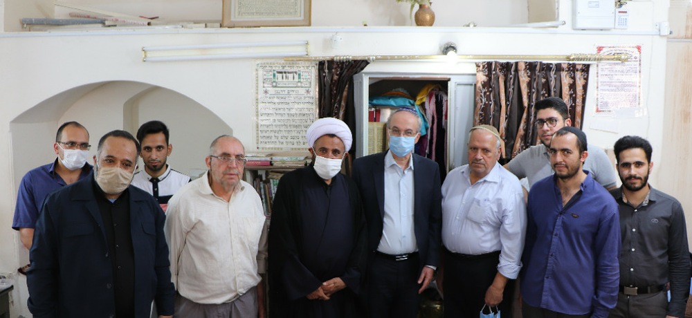 بازدید دو نماینده مجلس از کنیسای رفسنجان